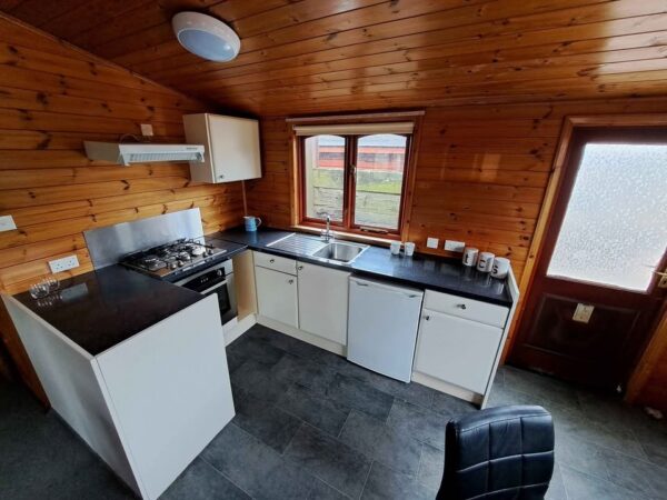 CASA DE MADERA DE 28×20 PIES – 2 HABITACIONES - Image 7