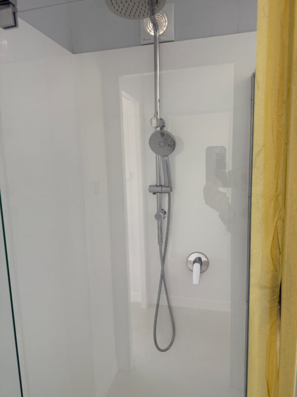 CASA PREFABRICADA MODERNA 15M X 4.2M – 2 CUARTOS EN SAN JUAN, PR