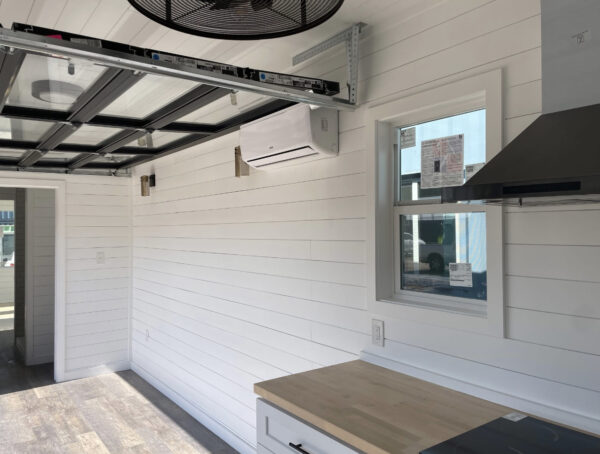 CASA CONTENEDOR DE 40 PIES CON 3 PUERTAS FRONTAL EN VENTA CAROLINA, PUERTO RICO