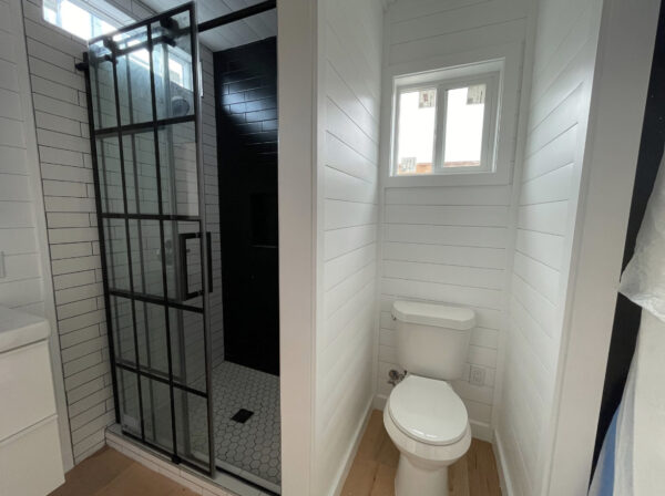 CASA CONTENEDOR MODELO “LEO” – 3 HABITACIONES EN VENTA GUAYNABO, PR