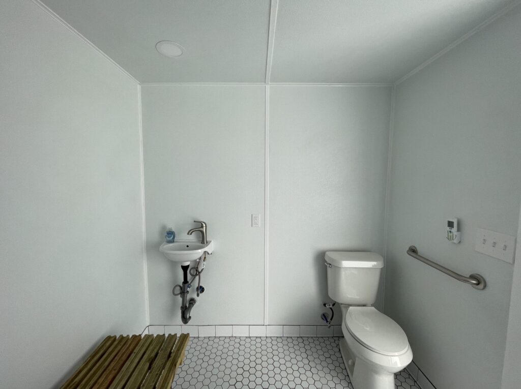 BAÑO CONTENEDOR DE 20 PIES EN VENTA BAYAMON, PR