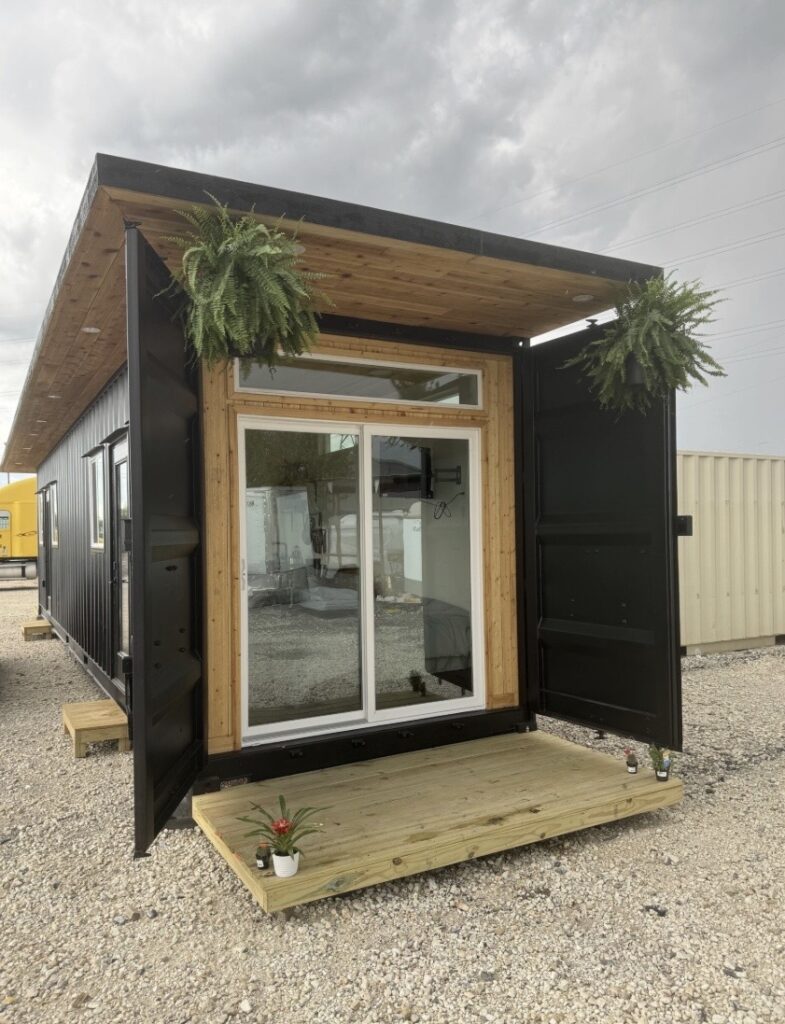 CASA CONTENEDOR DÚPLEX DE 40 PIES – 2 HABITACIONES EN PR